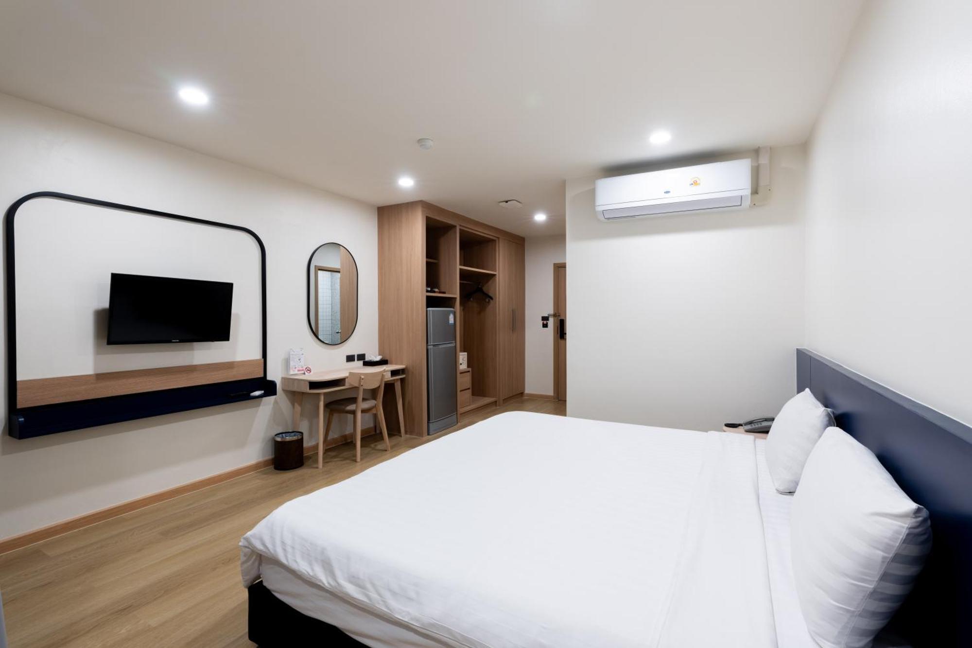 Ca Hotel And Residence Phuket - Sha Extra Plus Exterior photo