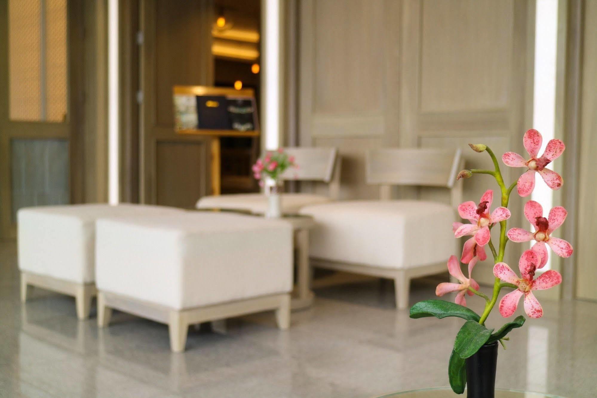 Ca Hotel And Residence Phuket - Sha Extra Plus Exterior photo
